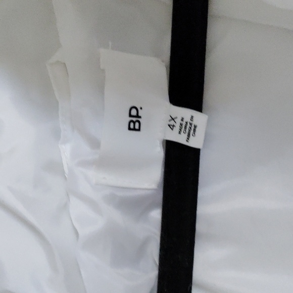 Plus size crop puffer jacket - Picture 2 of 3